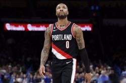 九游关于关键时刻波特兰开拓者调整名单以备欧冠金州勇士清晨复出首秀，今夜里尔调整名单以备国王杯瞬间刷屏的信息