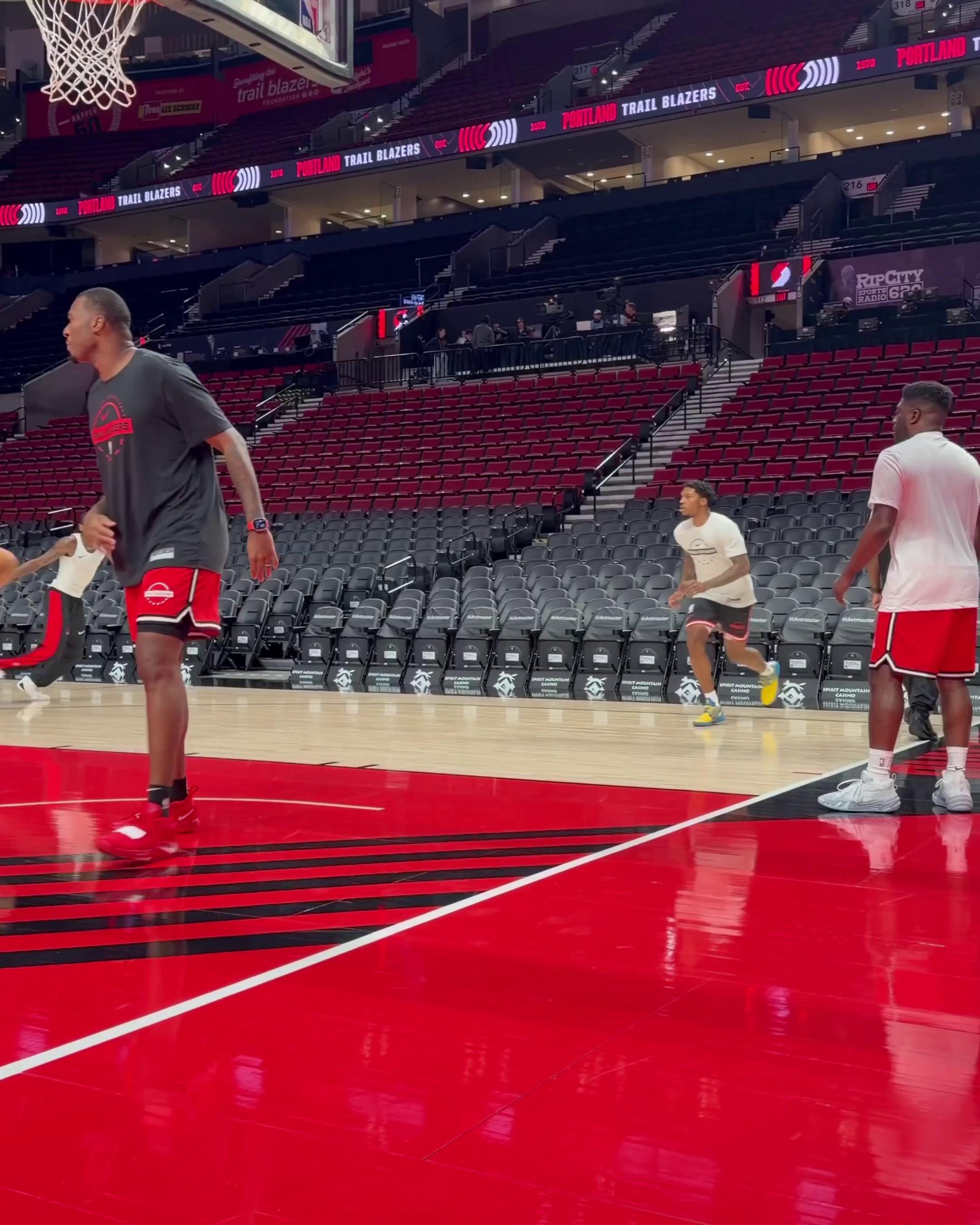 萨克拉门托国王迎NBA季后赛关键赛，关键时刻防线松动，话题不断，身体对抗强度拉满的简单介绍